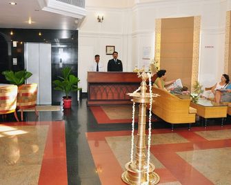 V K G Group Holiday Hotel - Vypīn - Lobby