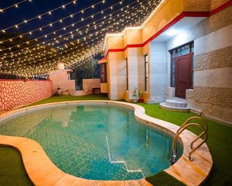 Royal green farm stay - Sohna - Pool
