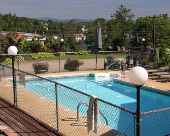 Bay Top Motel - Laconia - Pool