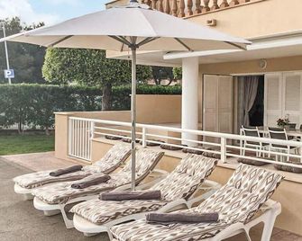 2 Bedroom Cozy Apartment In Cala Bona - Cala Bona - Patio