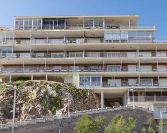 Hawai, Esc-3, 3-16 - Favara - Edificio