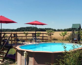 Les Chalets du Quignon - Gien - Piscine