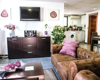 Apartamento Aldamy - غرناطة - غرفة معيشة