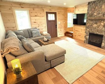 Luxury Beachfront Villa on Cleveland Beach 71 - Hubbards - Living room