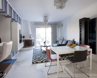 Glyfada, Modern Minimal Apartment - Atenas - Comedor