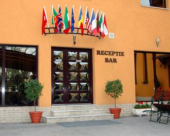 Hotel Iris - Arad - Edificio