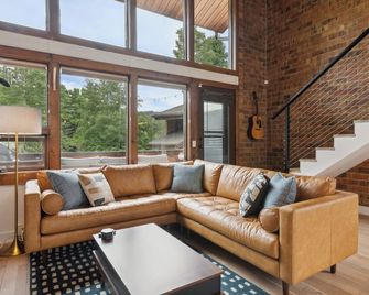 Modern 2B/2B Condo in Prime Eagle-Vail Location; golf course, pool, tennis! - Beaver Creek - Sala de estar