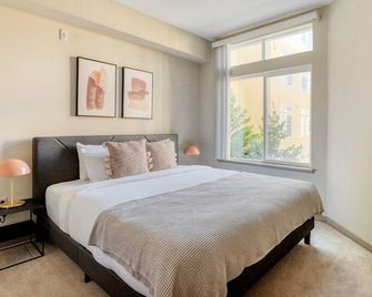 Airy Dublin 2BR w/ Pool & A/C, nr Shopping & Groceries, by Blueground - Dublin - Bedroom