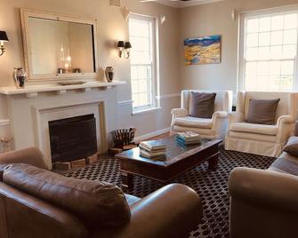 Albourne Guesthouse - Somerset West - Oturma odası