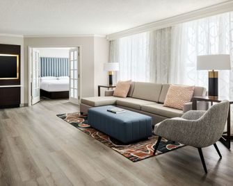 Chicago Marriott Suites Deerfield - Deerfield - Schlafzimmer