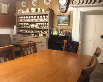 Traditional 1800s Irish Farmhouse - Carlow - Dining room