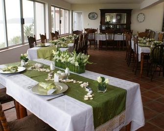 The Pink Lodge on The Beach - Wilderness - Restaurante