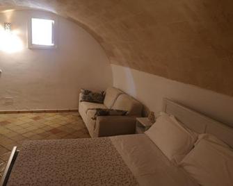 Bed And Breakfast Nelmuro - Matera - Bedroom