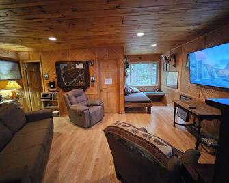 Timber Trail Lodge - Ely - Sala de estar