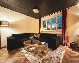 วิลลา โดรา เปอตี โฮเต็ล - บาด ไฮเฮนฮัล - ห้องนั่งเล่น