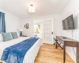 Spacious Lakeside Home: Walk to Beach, Wineries, and Downtown! Ample Parking! - Chelan - Slaapkamer