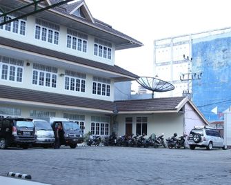 Hotel Royal Lubuklinggau - Lubuklinggau - Building