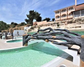 Grand Beach Hotel - Limenaria - Piscină