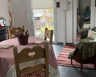 Un jardin en forêt - Samois-sur-Seine - Salle à manger