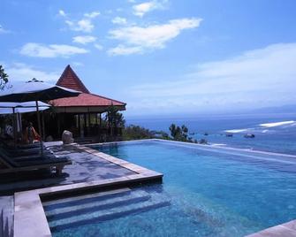 Lembongan Cliff Villas - נוסה פנידה - בריכה