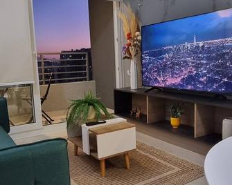 Equipped and beautiful new apartment with view to the Andes Mountains! - Nunoa - Salon