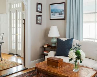 East Bay Bed And Breakfast - Jamestown - Stue