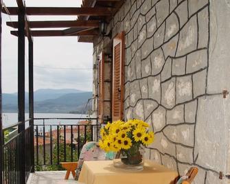 Fourlas Stone House. No: 00000151796 - Paralio Astros - Balcony