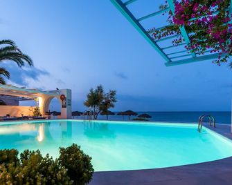 Sigalas Beach Hotel - Kamari - Pool