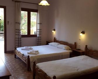 Stelios Rooms - Kantanos - Bedroom