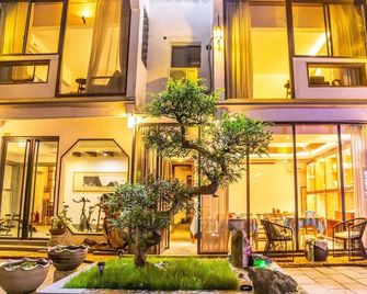 سيكريت كورتيارد ريزورت هوتيل - غويلين - مبنى