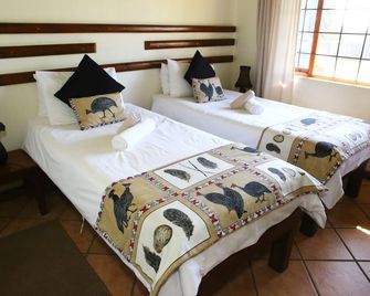 Chalet 01 - Two bedroom Chalet - Krugersdorp - Bedroom