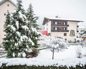 Hotel Zur Post - Döbriach - Edificio