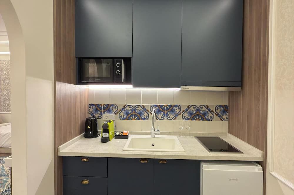 Oasis Inn Budapest - Budapest - Kitchen
