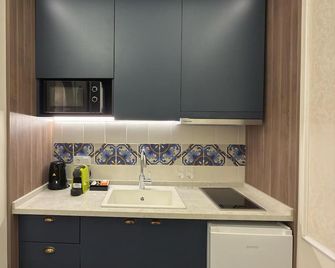 Oasis Inn Budapest - Budapest - Kitchen