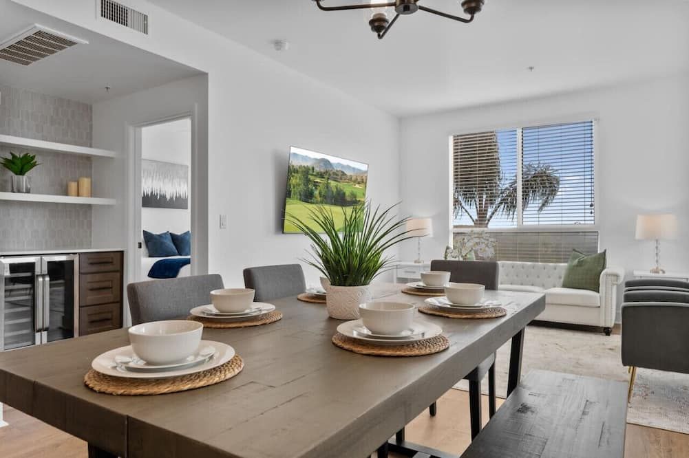 Family-Friendly Pool & Game Room - סן דייגו - חדר אוכל