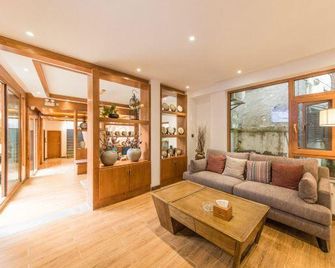 Lijiang Shiningland Resort Hotel(lijiang Old Town) - Lijiang - Salon