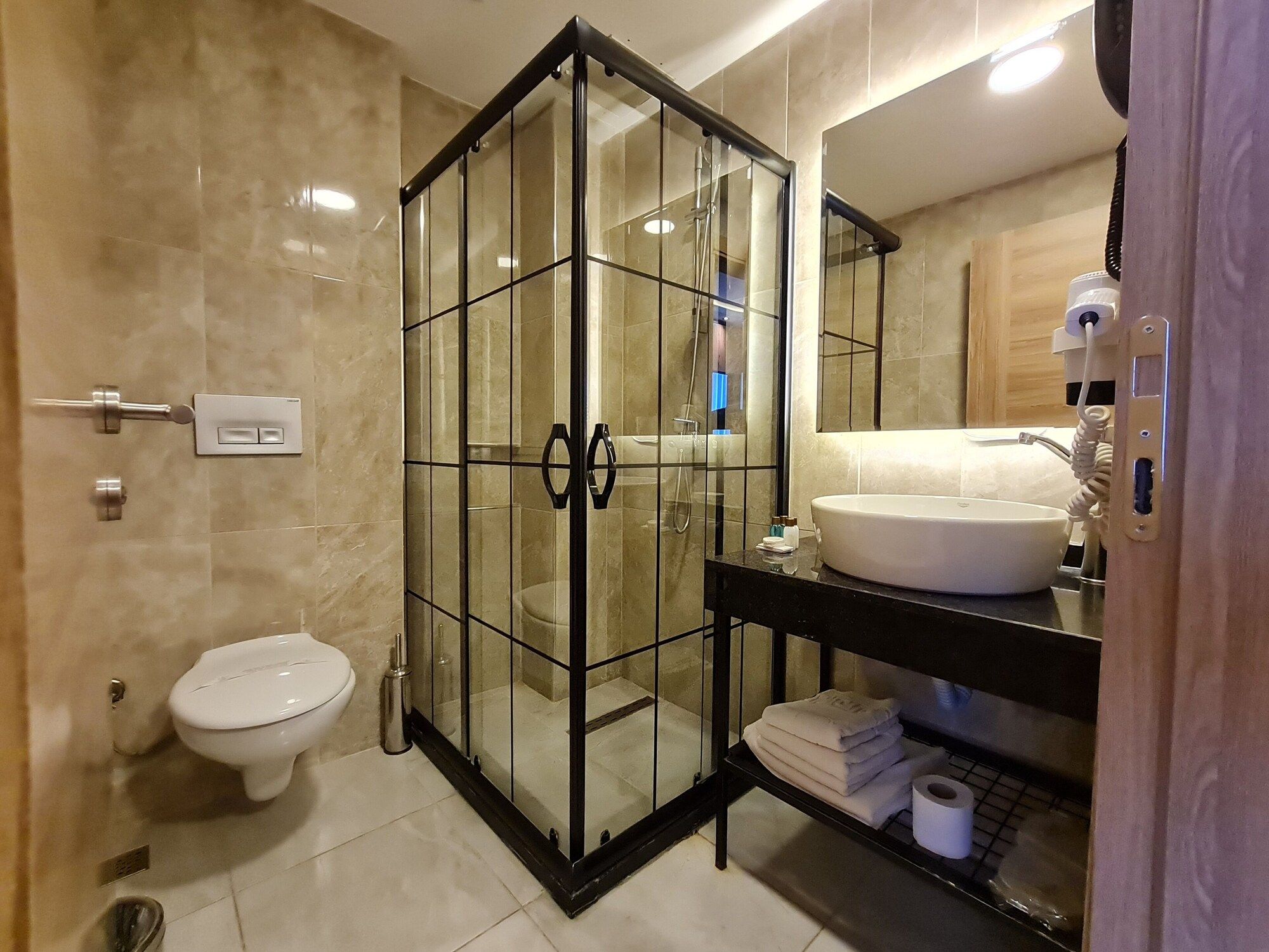 Air Boss Istanbul Airport and Fair Hotel - איסטנבול - חדר רחצה