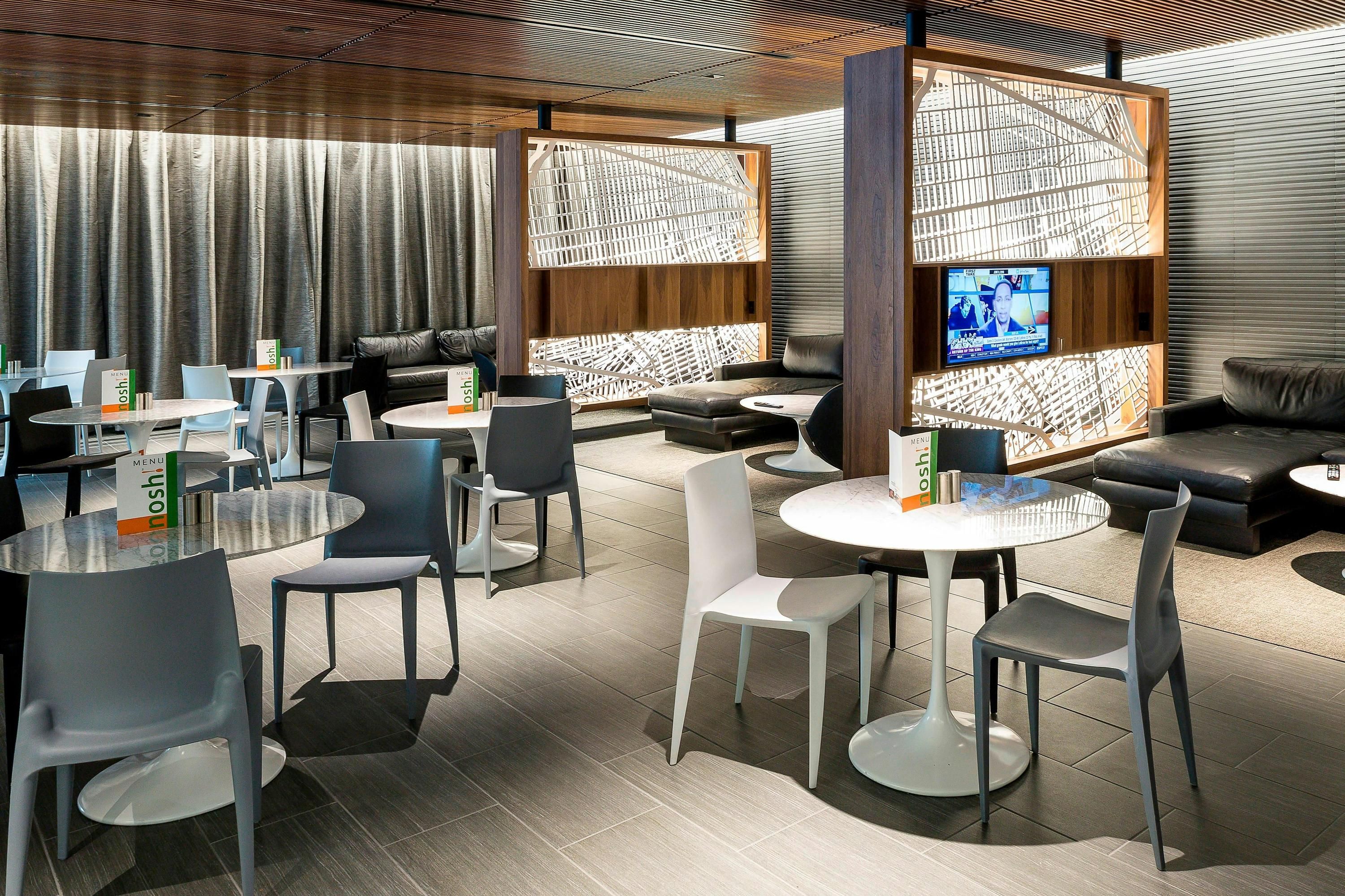 Courtyard by Marriott Long Island City/New York Manhattan View - קווינס - מסעדה