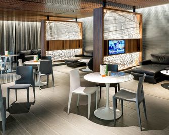 Courtyard by Marriott Long Island City/New York Manhattan View - קווינס - מסעדה