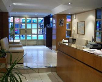 Maison Apart Hotel - Mar del Plata - Receptionist