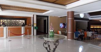 Circle Inn - Hotel & Suites - Bacolod - Lobby