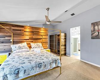 5 BR w/ Pool, close to Six flags, cowboy stadium, Globe Life field - Grand Prairie - Habitación