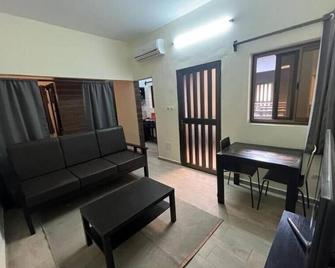 Charming & Cozy Studio - Quiet, 5mn to beach - Free fast wifi - Lomé - Sufragerie