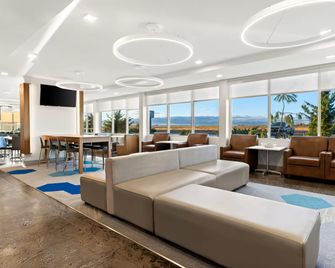 Holiday Inn Express & Suites George - Quincy South By IHG - George - Lounge