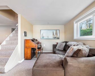 Peaceful Retreat on Sapphire Lake! - Lake City - Sala de estar