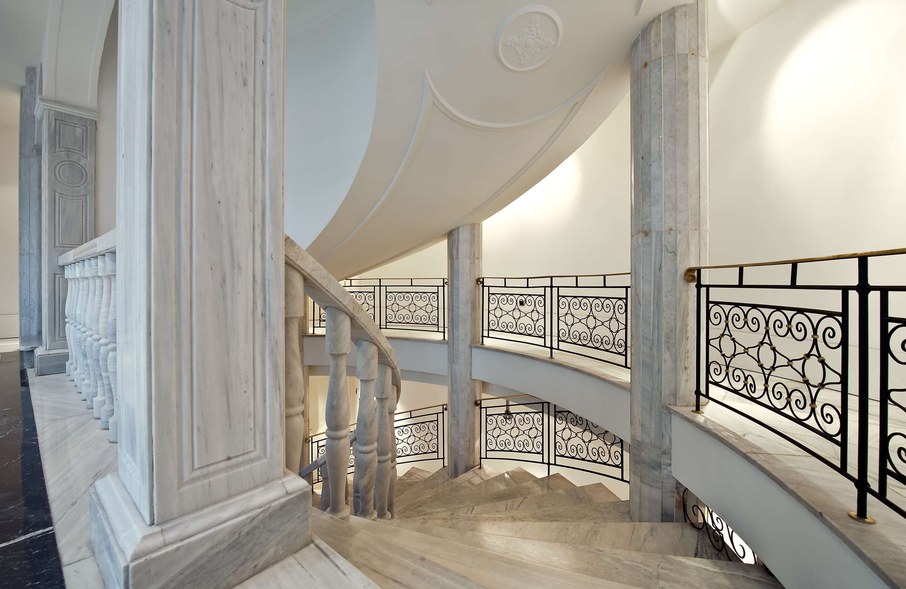 Stairs view of Vincci Vía - 66