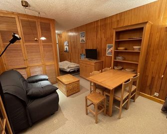 Le Petit Curling' Apartment Tignes Val Claret - شومباني-أون-فانواز - غرفة معيشة