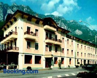 Albergo Milano - Darfo Boario Terme - Building
