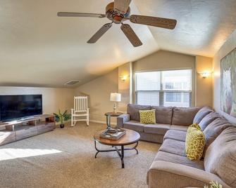 Stocked Grand Junction Home at Canyon View Park! - Grand Junction - Living room
