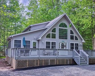 'Elegance Peak', 6min walk to pool, AC, Hot Tub, Firepit, Wi-Fi, BBQ grill - Pocono Pines - Edificio